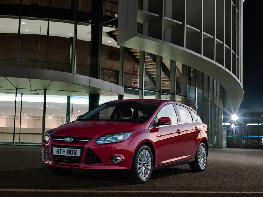  Ford Focus Hatchback 2010 года  (фото 34 из 52)